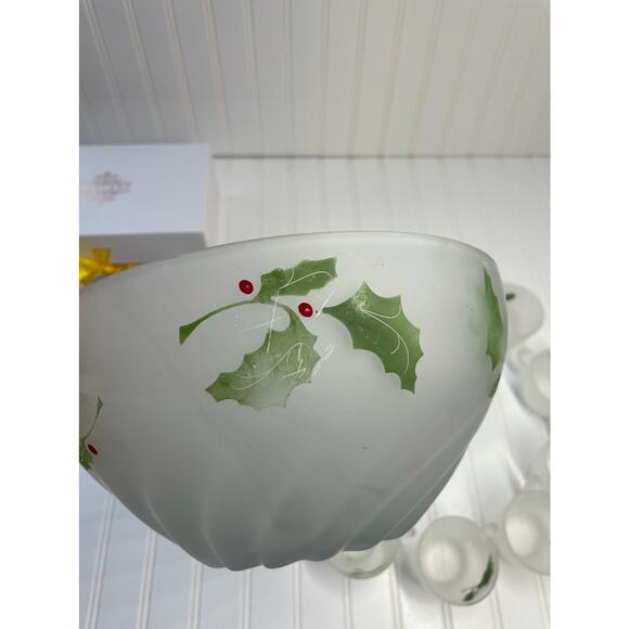 Vintage Federal Frosted Holly Berry Ivy Punch Biwl Set 12 Cups - Picture 8 of 9
